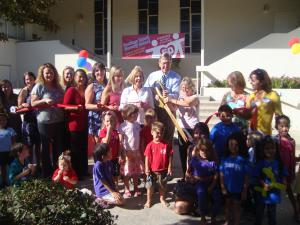 Mayor Bogaard cut the ribbon at Hastings Ranch Nursery School 60th anniversary.